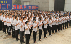 山东中煤工矿集团隆重举行升国旗仪式庆祝机械二厂成立和电子商务第三团队组建