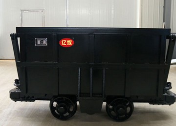 MCC2.5-6单侧曲轨侧卸式矿车
