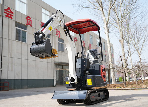 13小型挖掘机