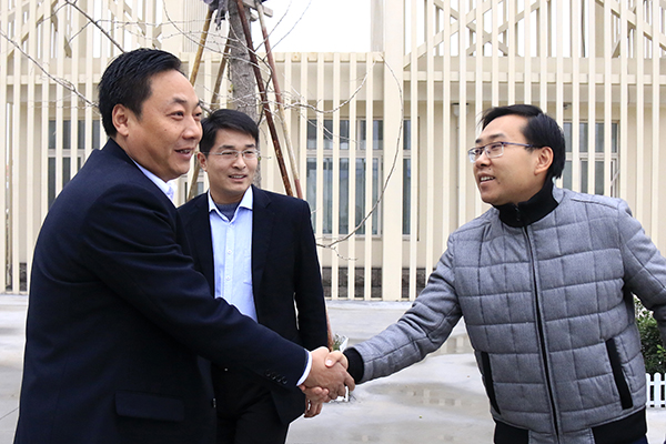 //