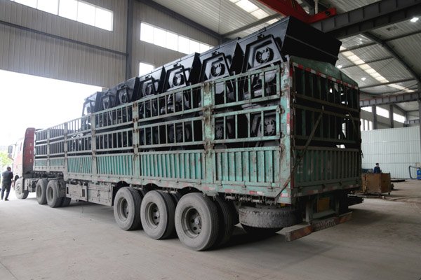 中煤集团一批改良型翻斗式矿车发往内蒙古
